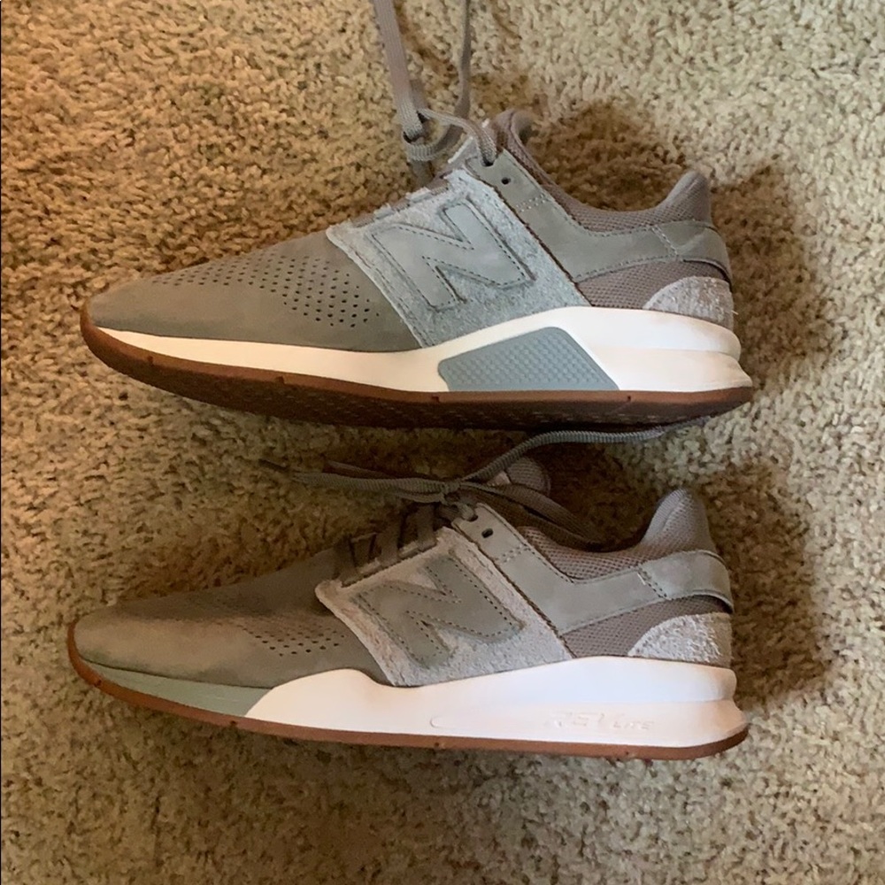 New Balance Tennis Shoes w/ suede detail, sz 10